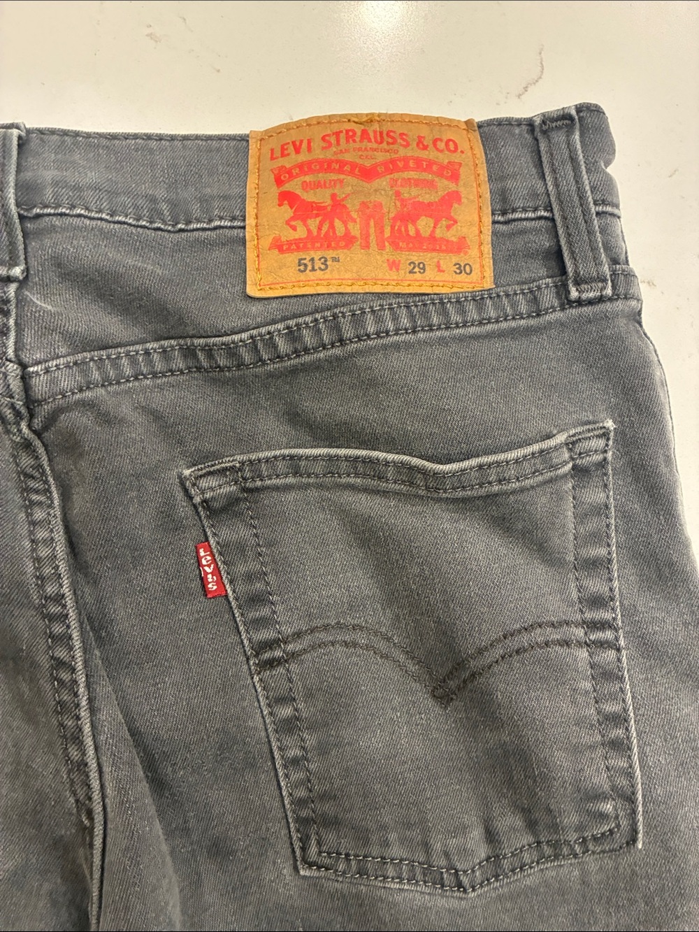 Levi's 513 Slim Straight Men's Jeans in Gray with Red Tab